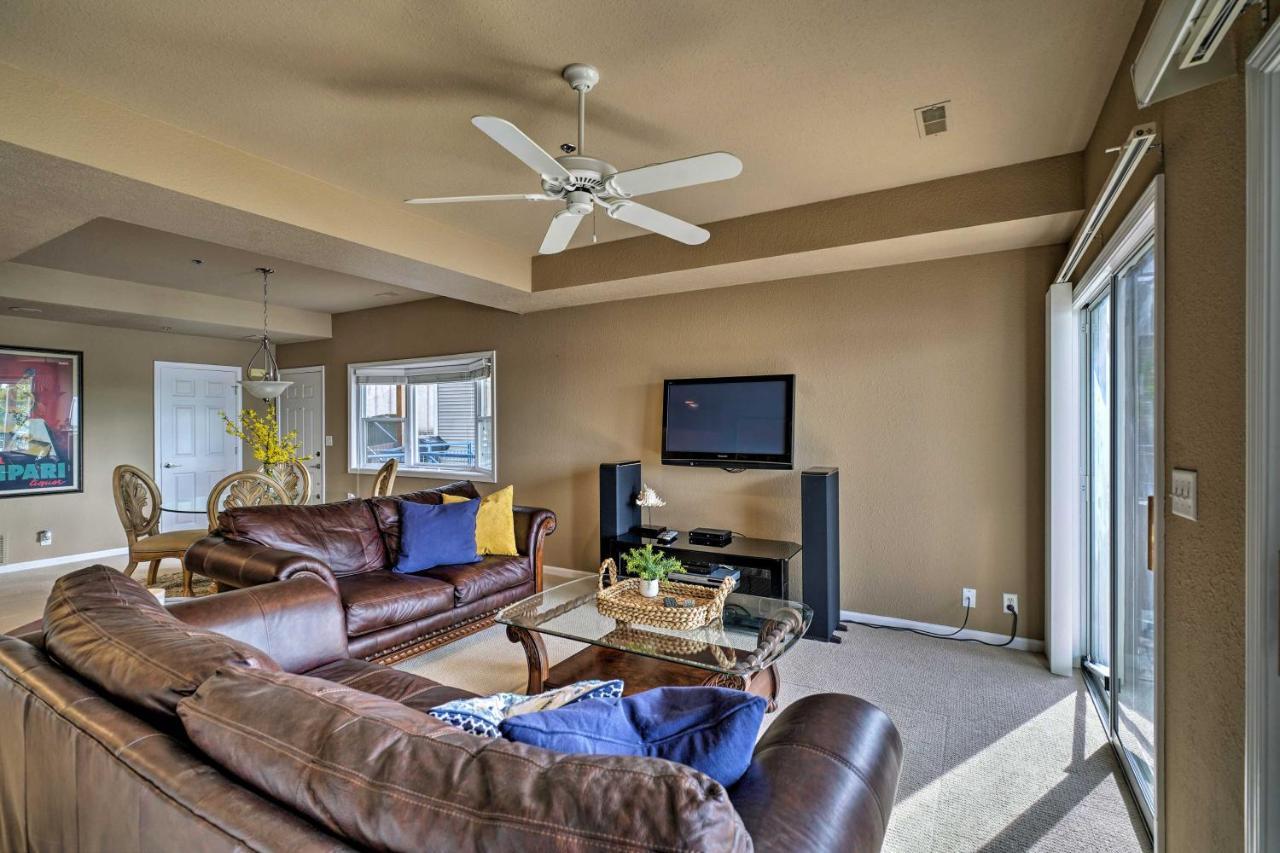 Waterfront Lake Ozark Condo With Deck And Pools Eksteriør billede