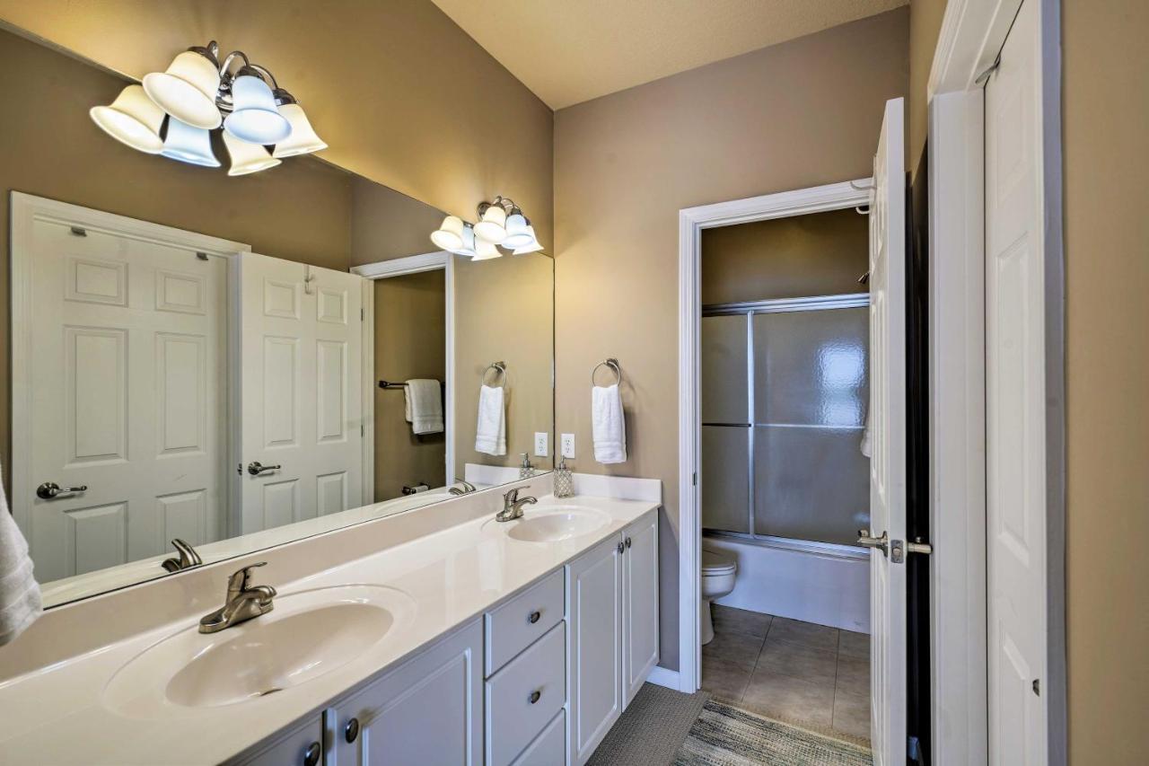 Waterfront Lake Ozark Condo With Deck And Pools Eksteriør billede