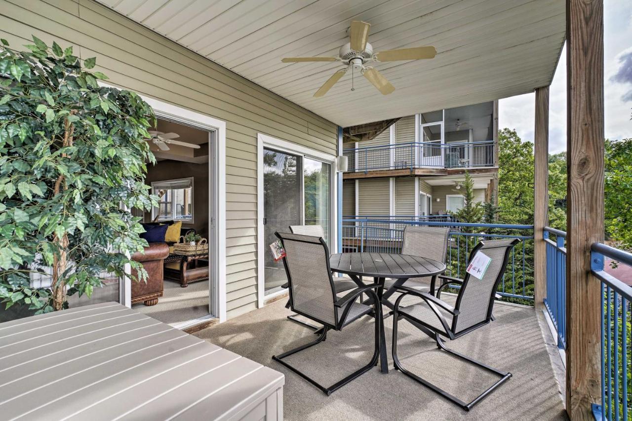 Waterfront Lake Ozark Condo With Deck And Pools Eksteriør billede